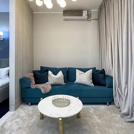 Qult - Aventus Bucureşti